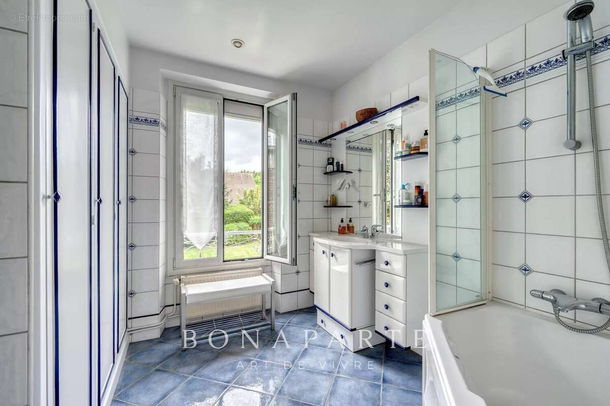 Maison de maître en meulière – 264 m² – Parc arboré de 1 440 m² à 40 min de Paris - photo 14