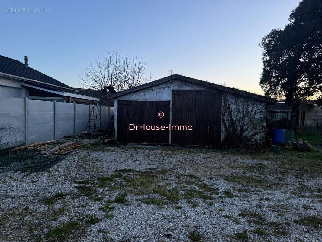 Terrain à SAINT-MEDARD-EN-JALLES