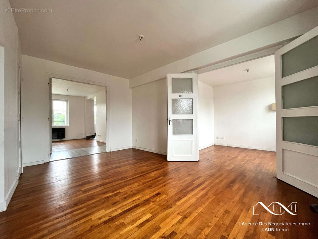 appartement : 1er étage - Appartement à BEAUGENCY