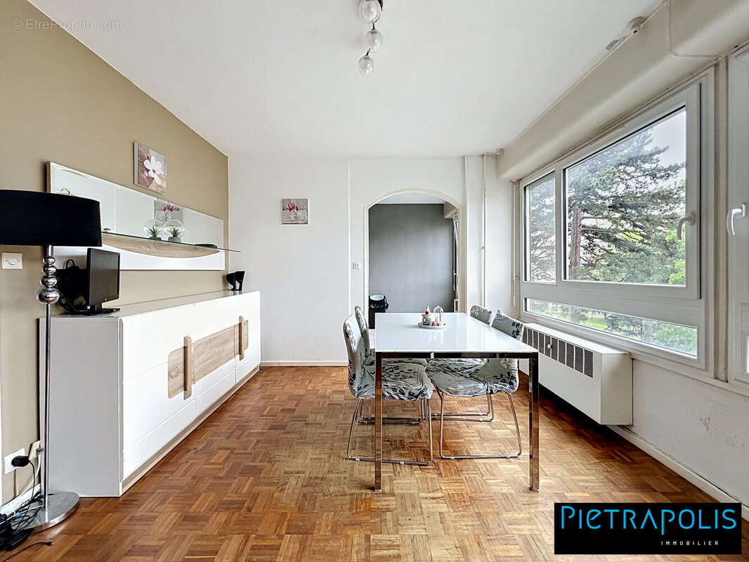 Appartement 76 m² à Oullins  - photo 2