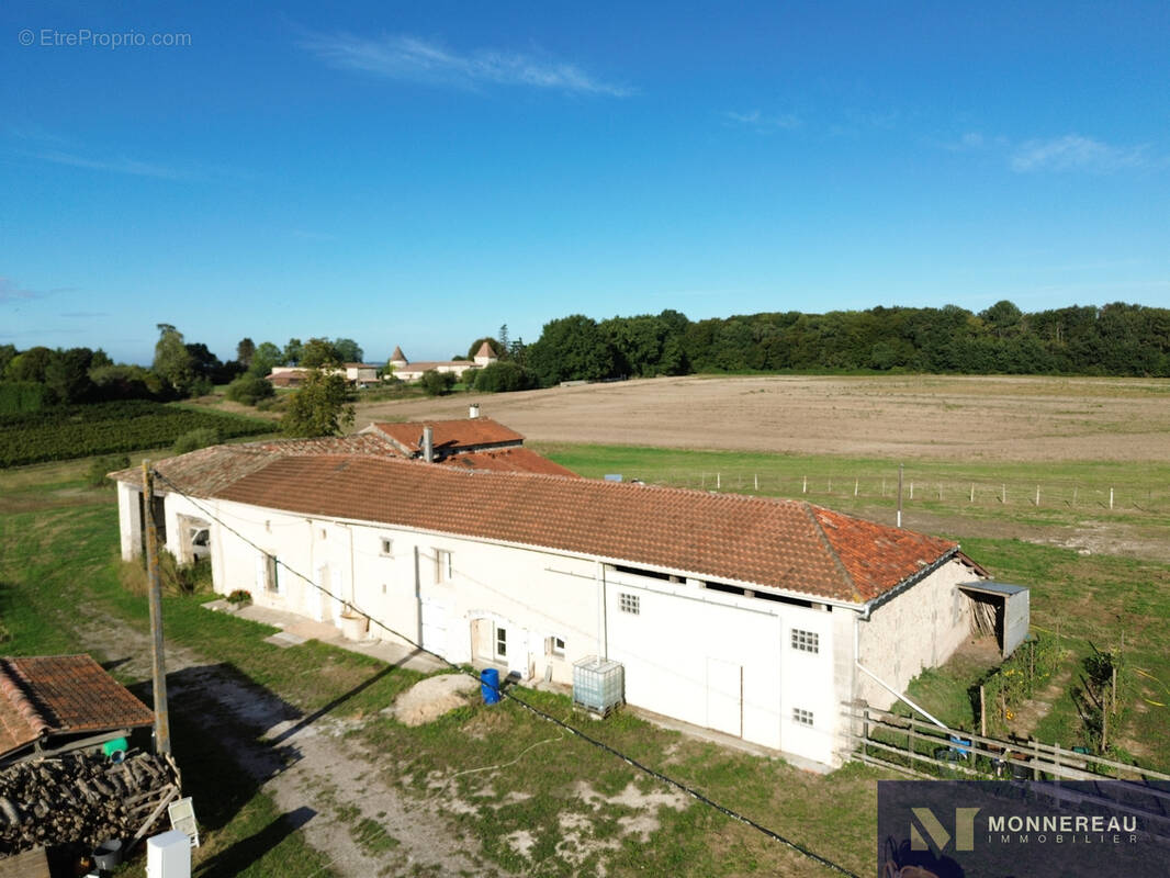 Maison à LEOVILLE