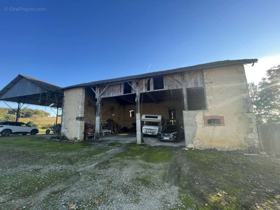 Maison à CASTERA-VERDUZAN