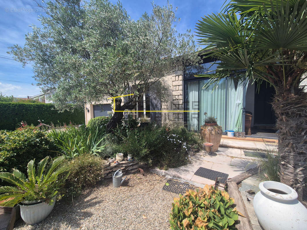 Maison à MONTELIMAR