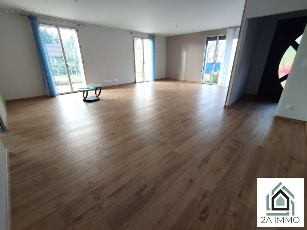 Maison à SAINT-HILAIRE-LES-MONGES