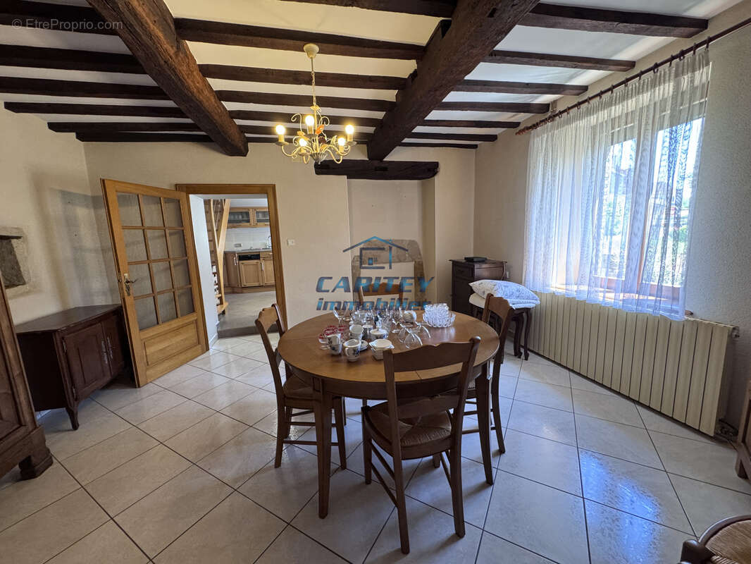 Maison à ADELANS-ET-LE-VAL-DE-BITHAINE