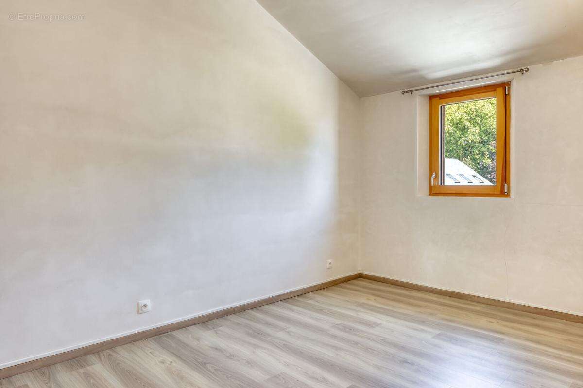 Lumineux Appartement  3 pièces 99.64 m2 Superbes Volumes  Etat impeccable - photo 13