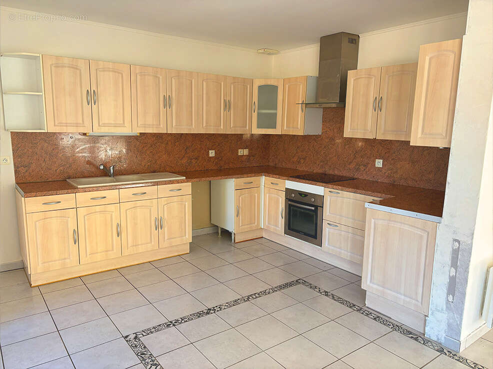 Maison à MALATAVERNE