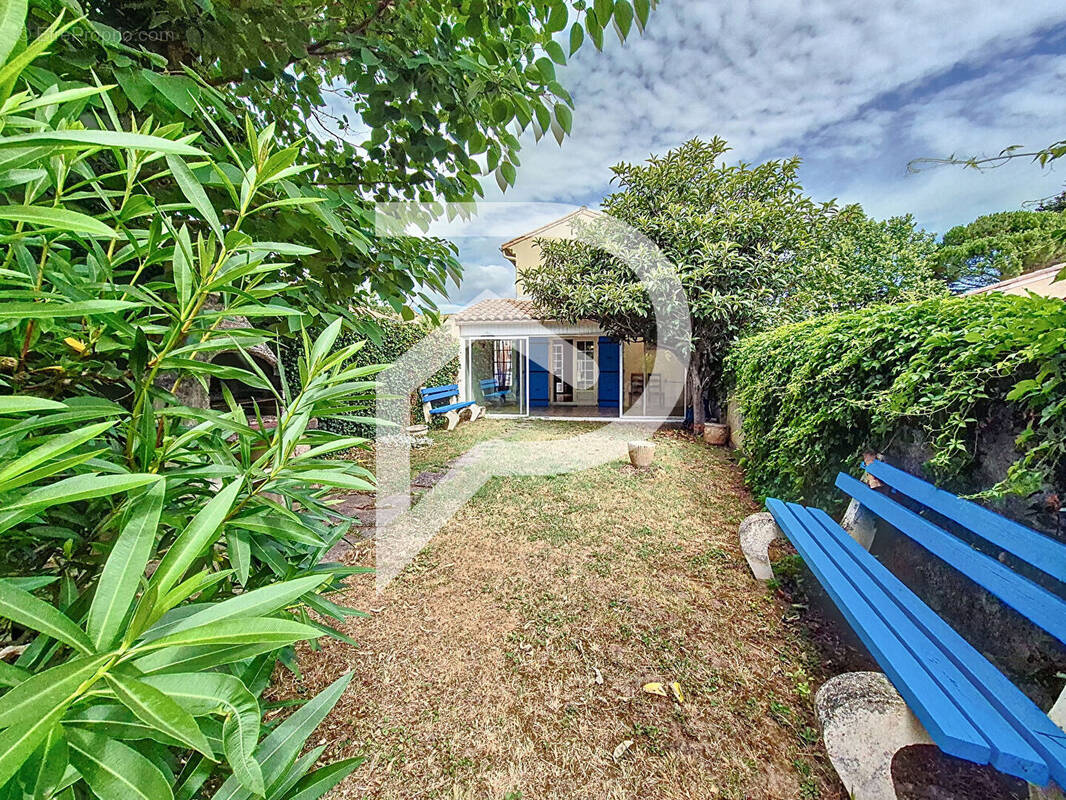 Maison à MALATAVERNE