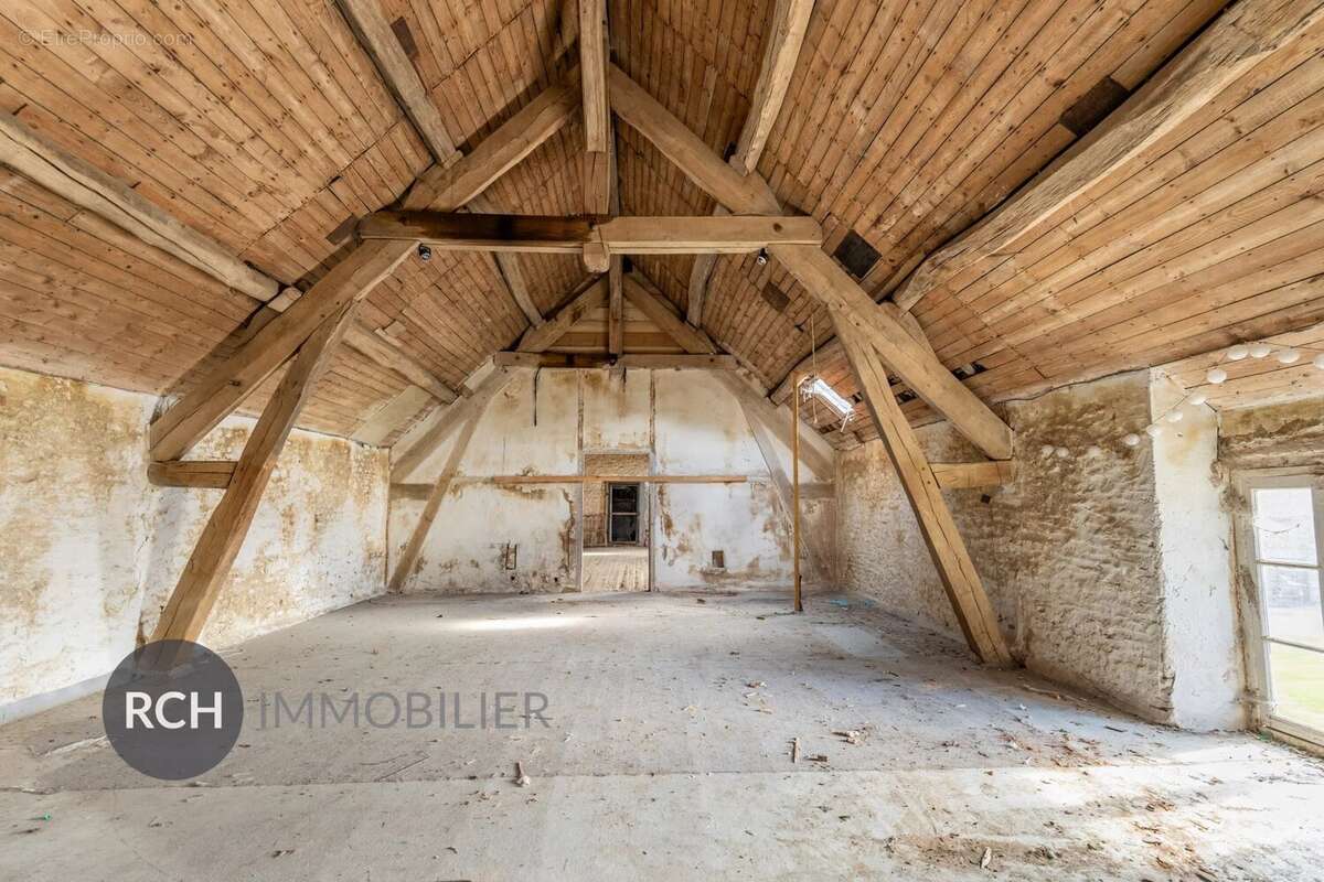 Maison à LA QUEUE-LES-YVELINES