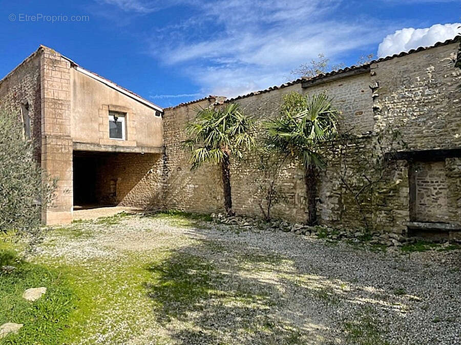 Maison à SAINT-SAUVEUR-D&#039;AUNIS