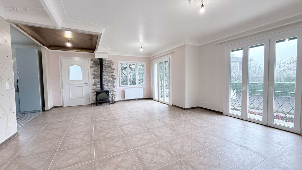 Maison à MONTPON-MENESTEROL