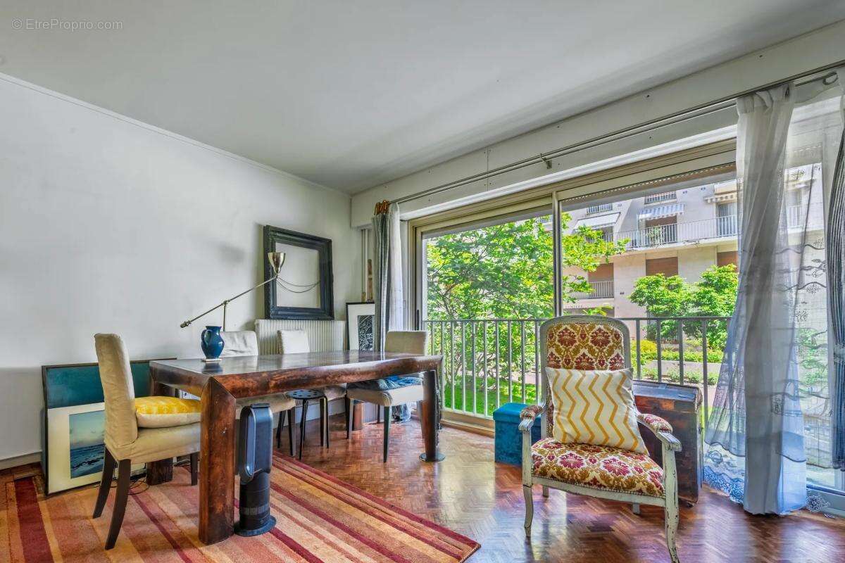 Appartement à VERSAILLES