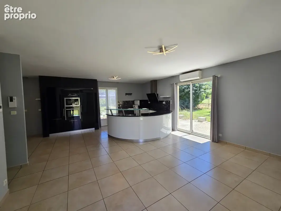 Appartement 119 m² à Le Grand-Bourg  - photo 3