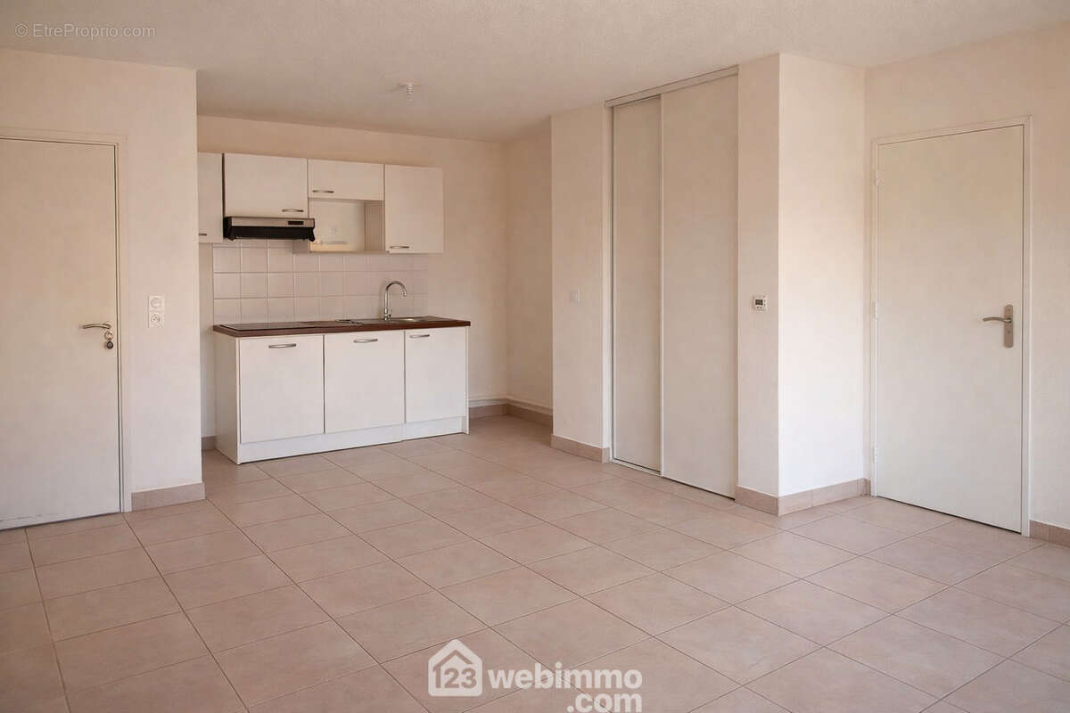 Appartement à LE LUC