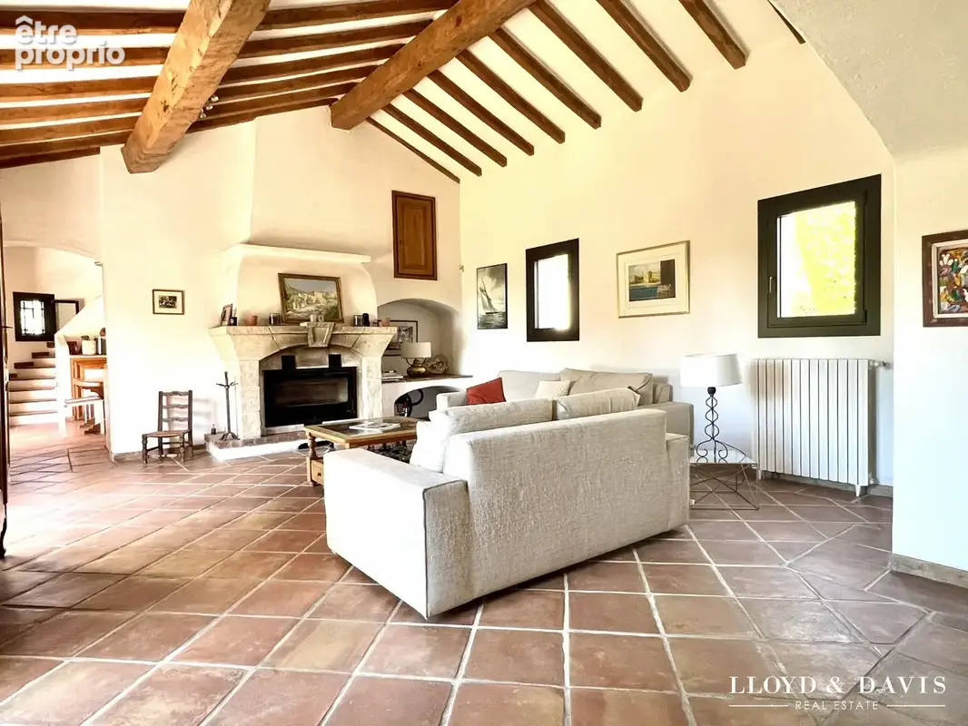 Maison 11 pièces 283 m² à vendre à Callian (83440) - photo 3