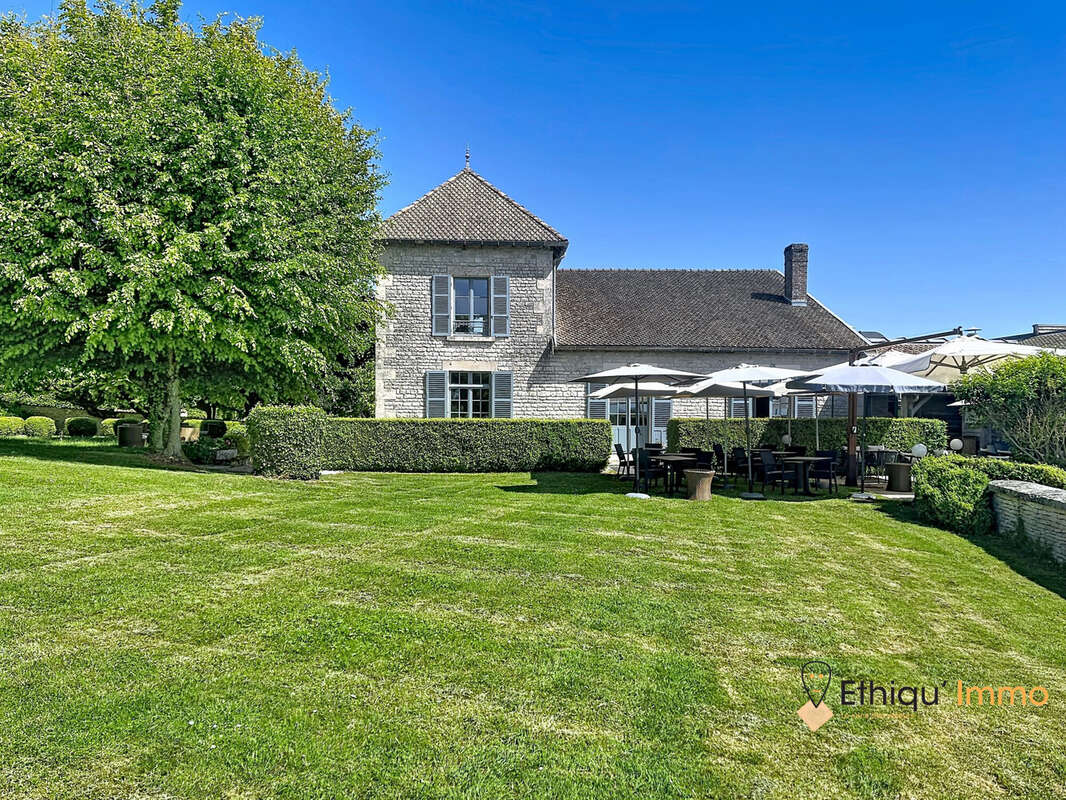 532 m² à Colombey-Les-Deux-Eglises  - photo 6