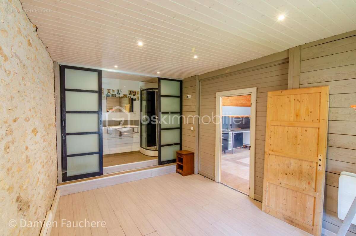 Incroyable POTENTIEL ! Splendide DOMAINE, ensemble immobilier au sein d’un ancien corps de ferme rénové, 340 m² habitables sur p - photo 13