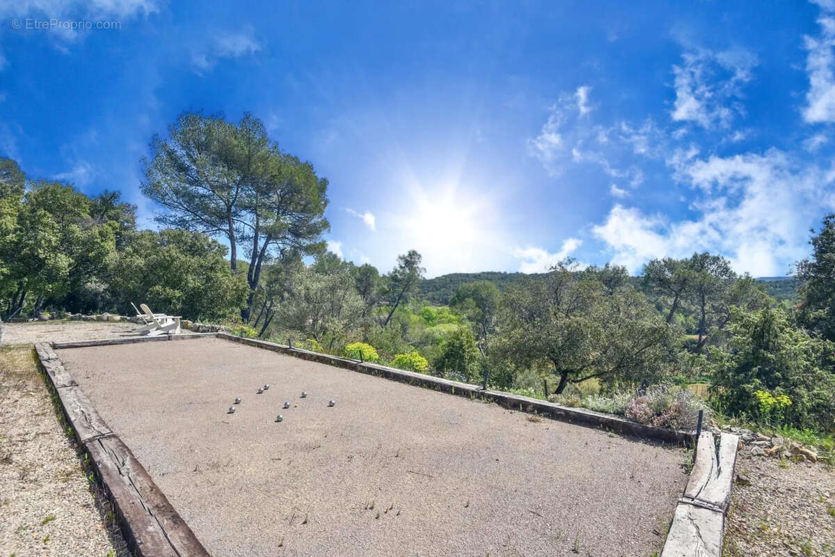 Maison à ENTRECASTEAUX