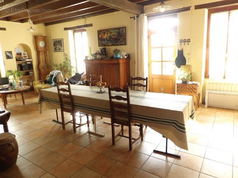 Maison à BIZENEUILLE