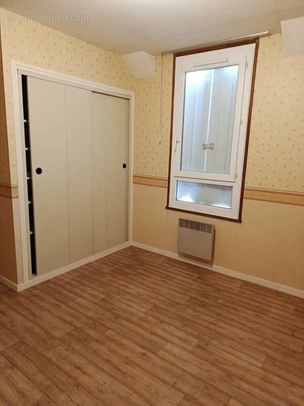 Maison à SURY-PRES-LERE