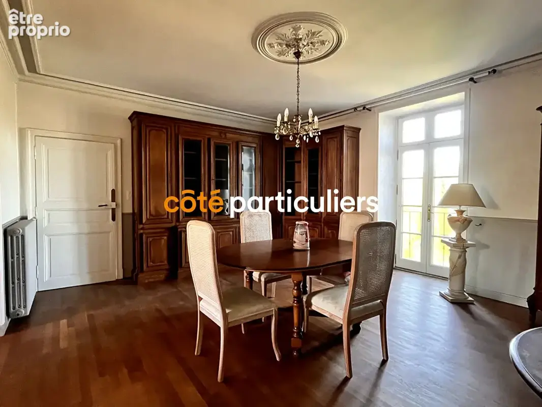 Le poiré-sur-vie -- demeure du xviii siècle -- 310 m² habitables -- 14 pièces -- piscine -- 2 logements -- proche commerce - photo 2