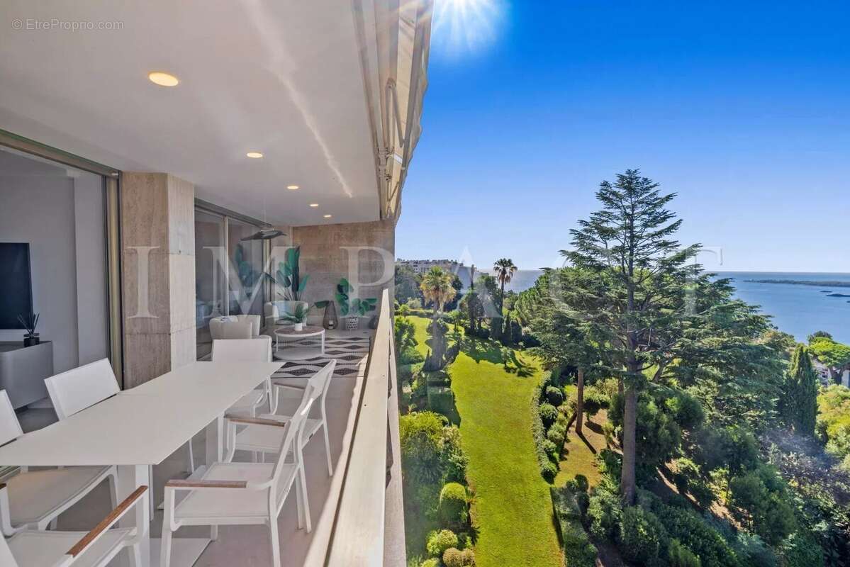 Cannes Californie, Magnifique 4p rénové avec vue mer panoramique  à vendre - photo 3