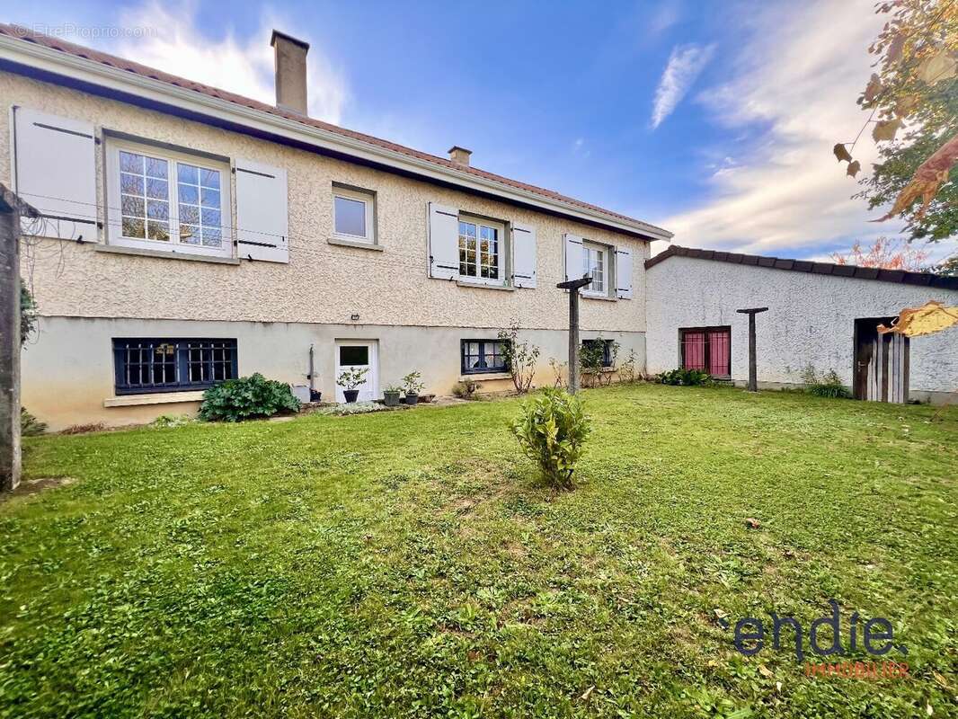 Maison à FONTAINE-LE-COMTE