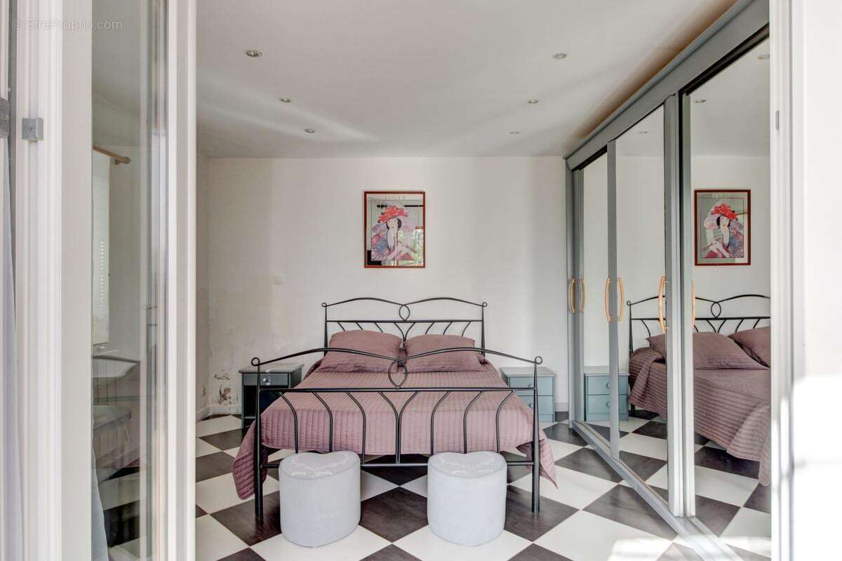 Appartement à EZE