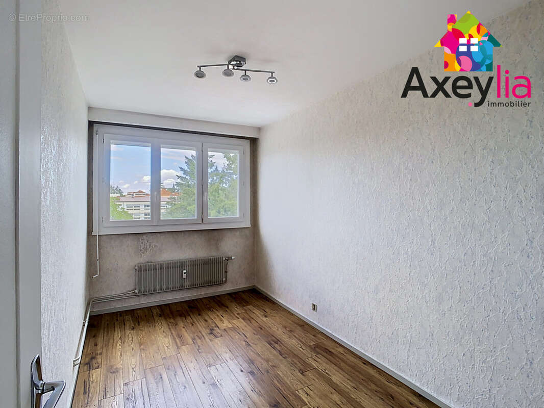 Appartement à LE COTEAU