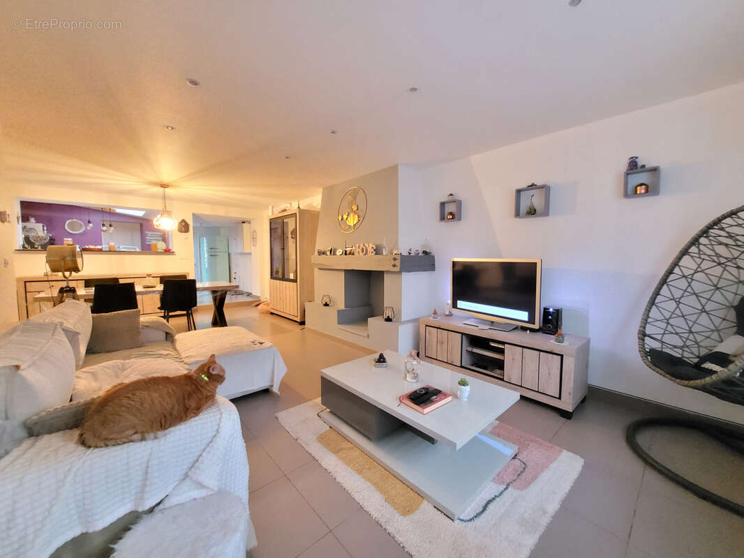 Maison 2 chambres + bureau jardin proche centre-ville - photo 4