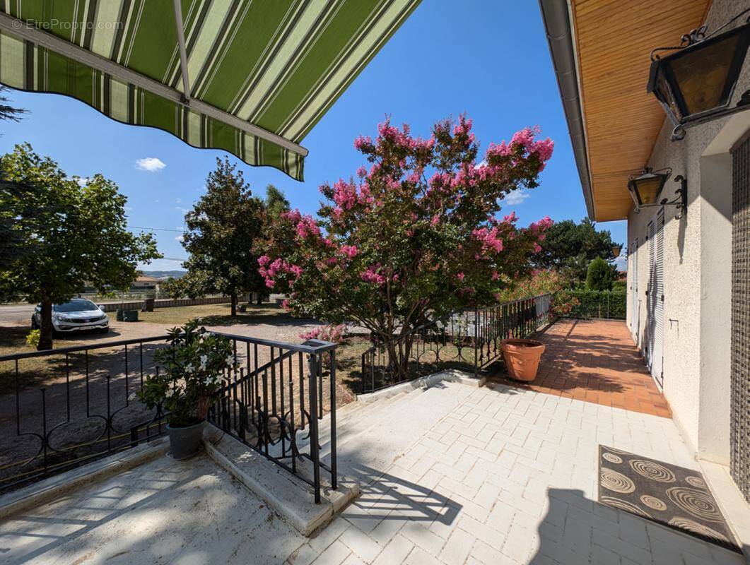 Maison à BEAUREPAIRE