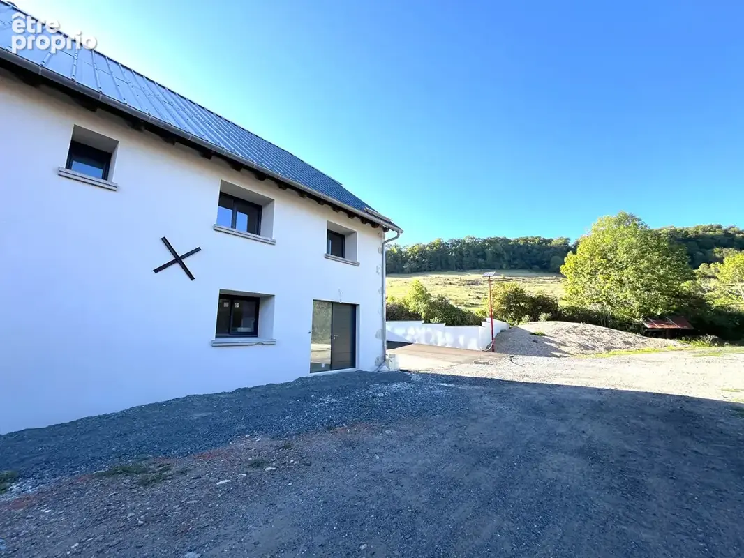 Appartement Arpajon Sur Cere 4 pièce(s) 143.27 m2 - photo 2
