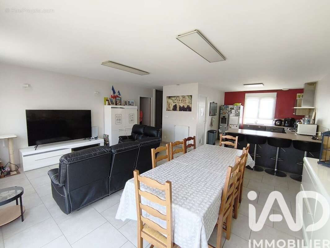 Maison 118 m² à Les Ormes-Sur-Voulzie  - photo 4