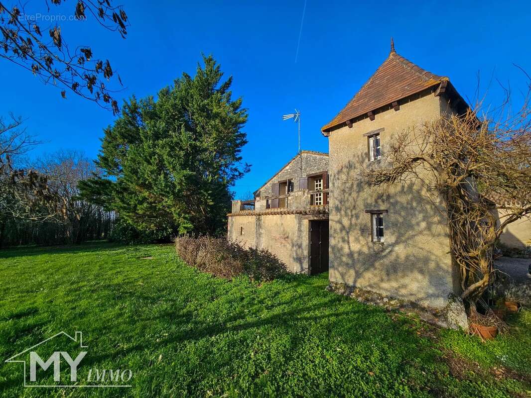 Maison à RAZAC-DE-SAUSSIGNAC