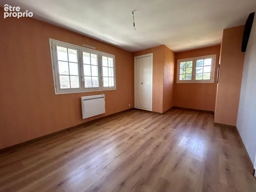Maison familiale 4 chambres, double garage - Bignoux - photo 13