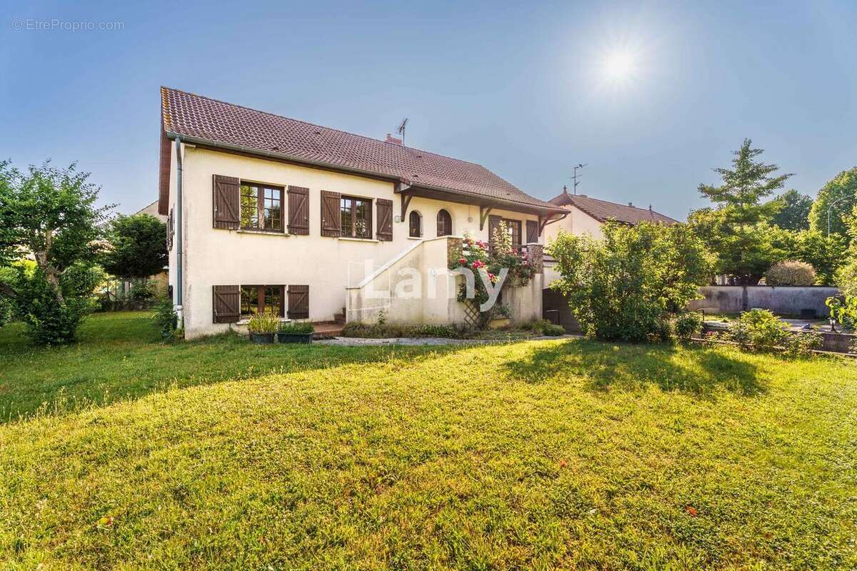 Maison à VAROIS-ET-CHAIGNOT