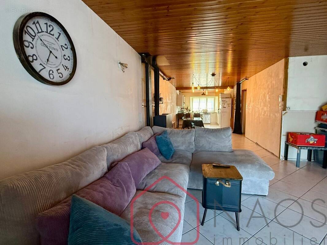 Maison à POURU-SAINT-REMY