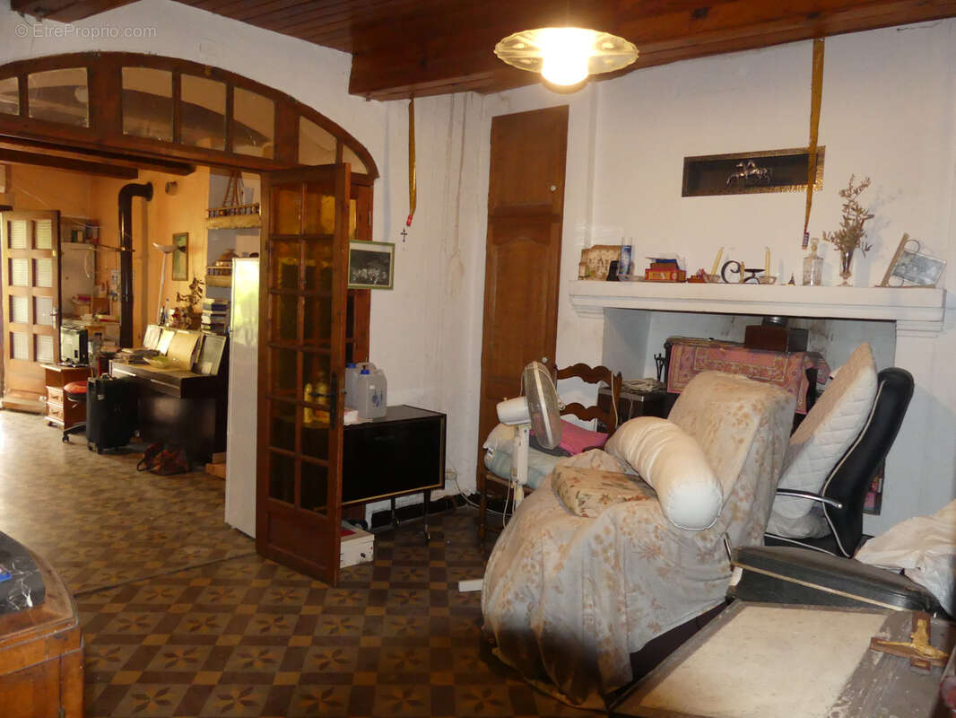 Mouriès (13) : Maison de village spacieuse sur 3 niveaux - photo 10