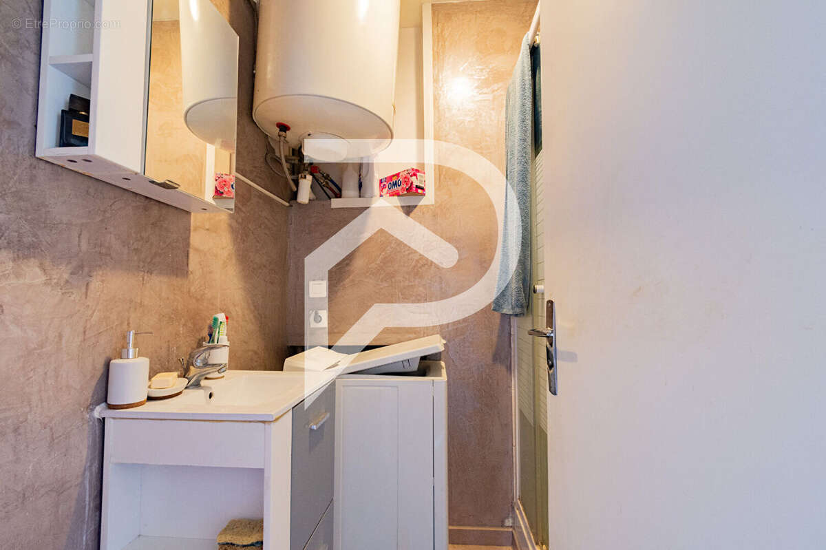 Appartement à MARSEILLE-5E