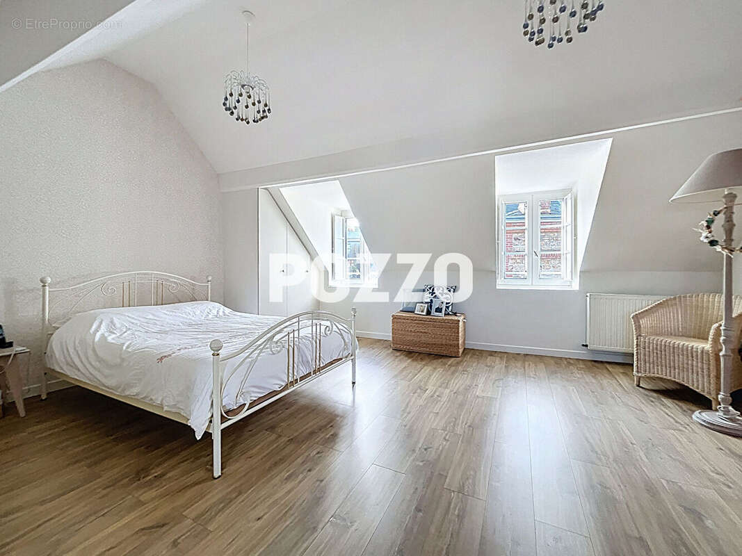 Appartement à VILLEDIEU-LES-POELES