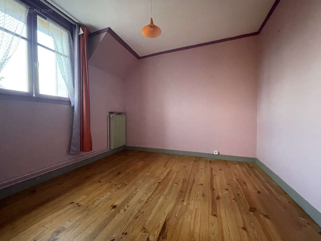 Maison à CIRES-LES-MELLO