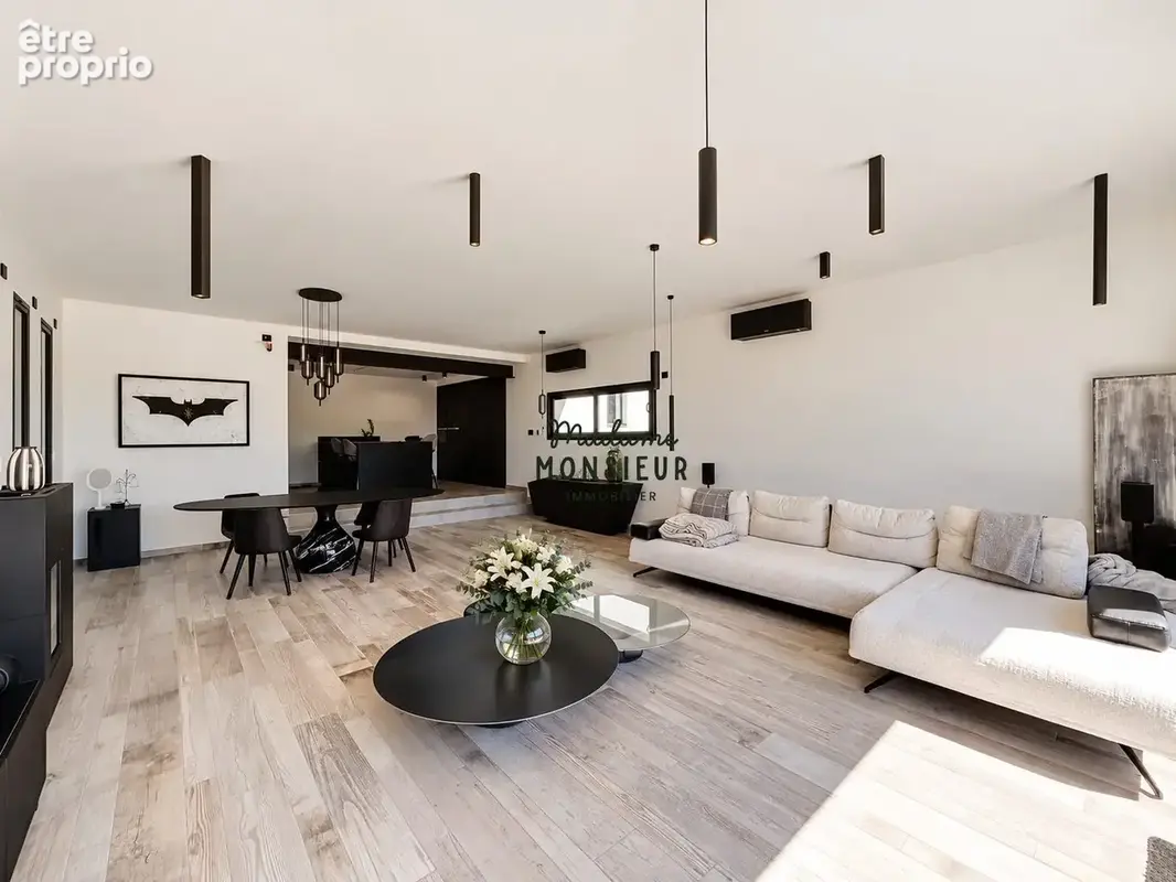 Maison 6 pièces 199 m² à vendre à Saint-Pierre-De-Chandieu (69780) - photo 3