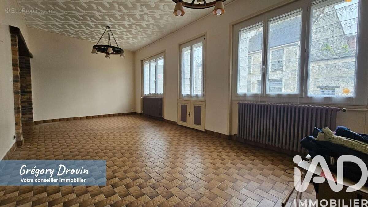 Maison 162 m² à Tousson  - photo 4