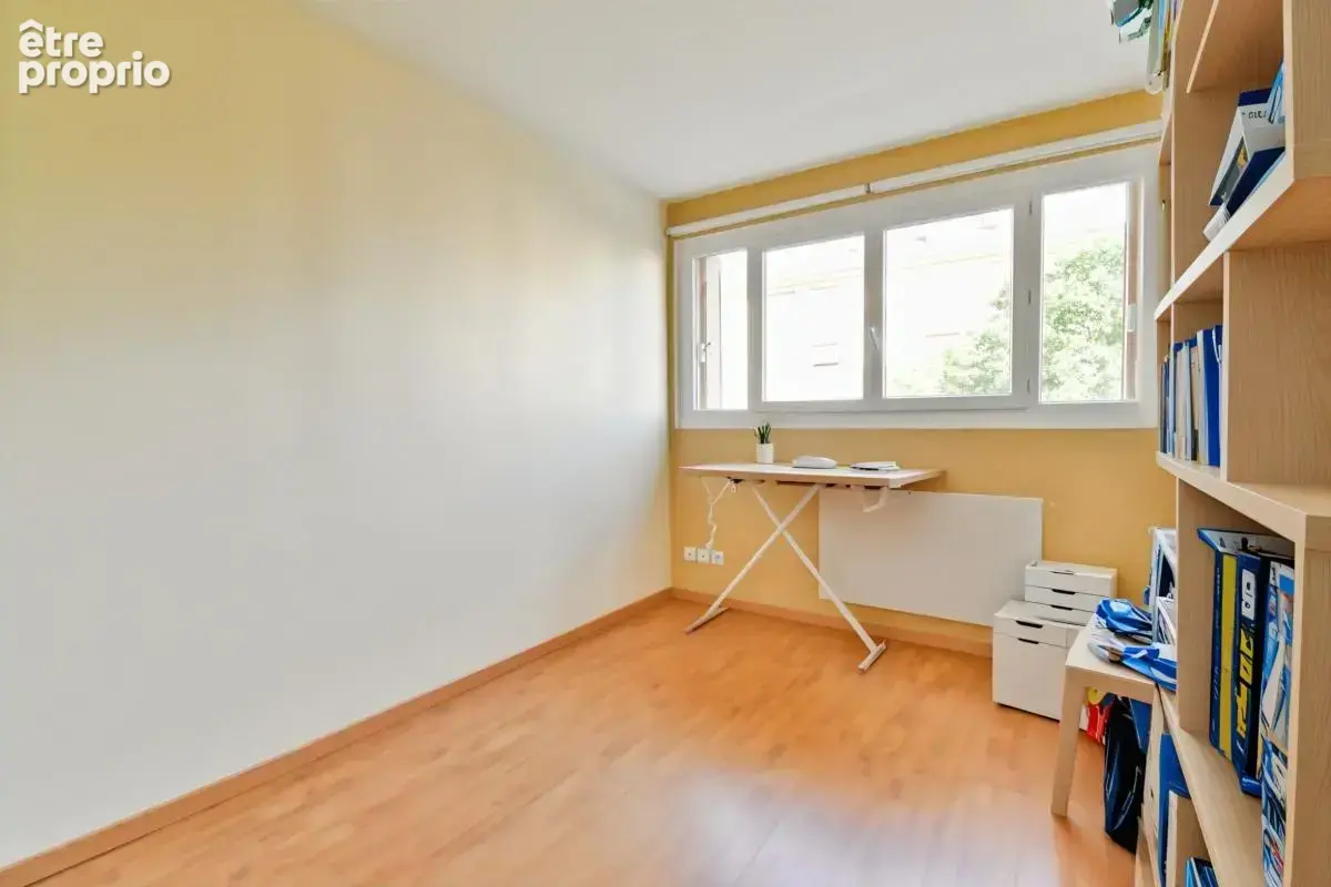 Valence - T3 de 55 m² - parking et cave - photo 4