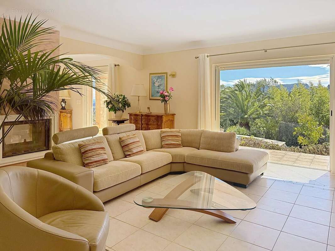 Maison à LES ADRETS-DE-L'ESTEREL