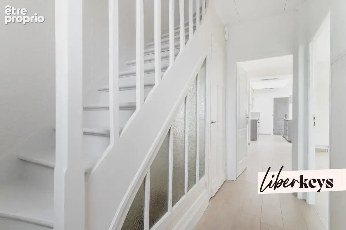 Maison familiale - 3 chambres - 3 stationnements - Avenue du Maréchal Leclerc - photo 11