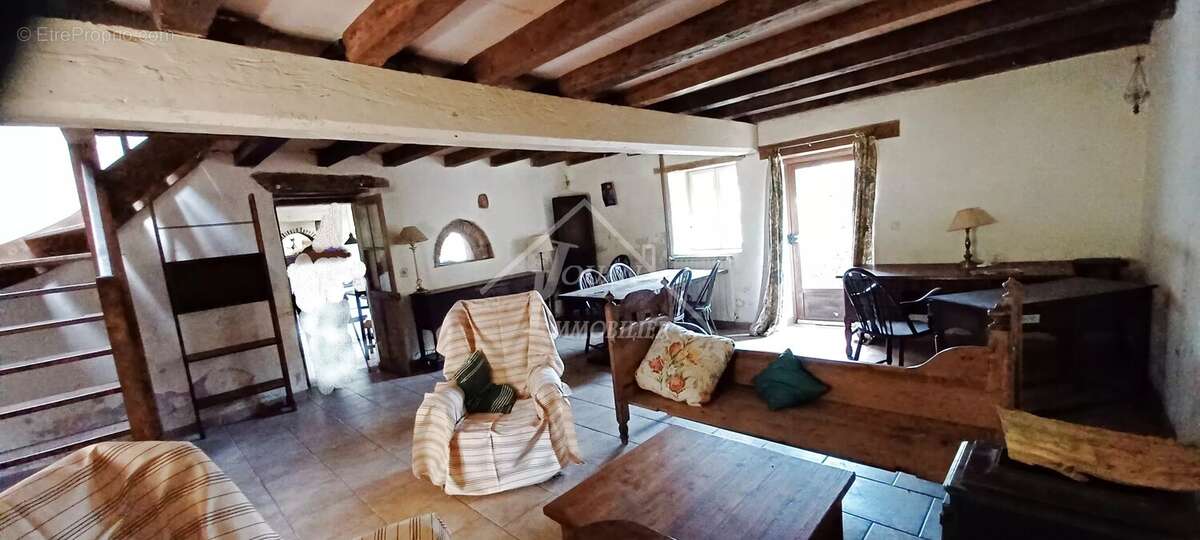 Maison à AUTRY-ISSARDS