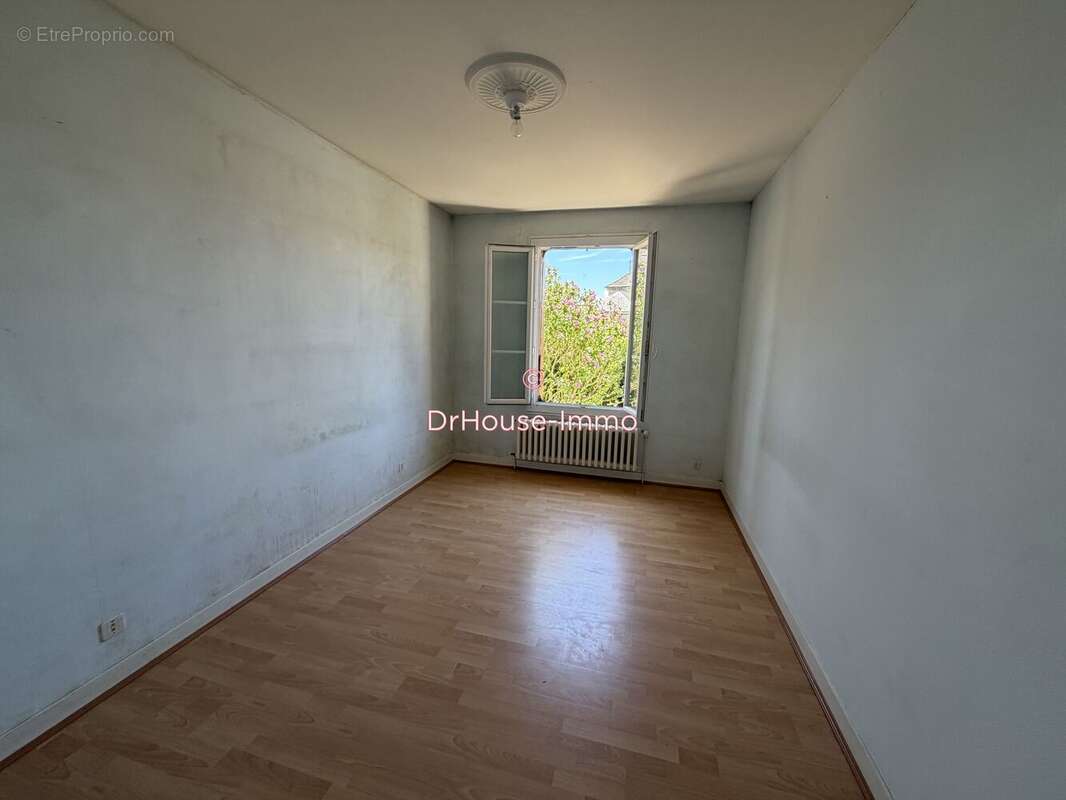 Maison 110 m² à Loudun  - photo 16