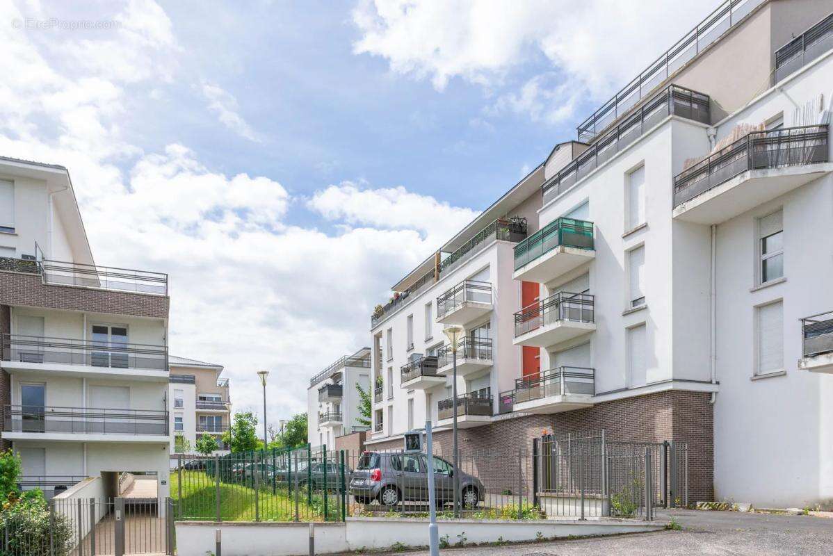 Appartement à CORBEIL-ESSONNES