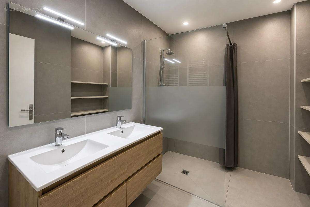 Appartement de 5 pièces de 101 m² à Grenoble - photo 10